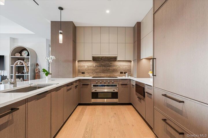 Property Photo: 120 Old Post Road Ph-C404 NY 10580