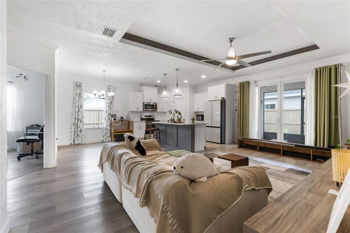 Property Photo: 6711 SW 13th Lane FL 32607