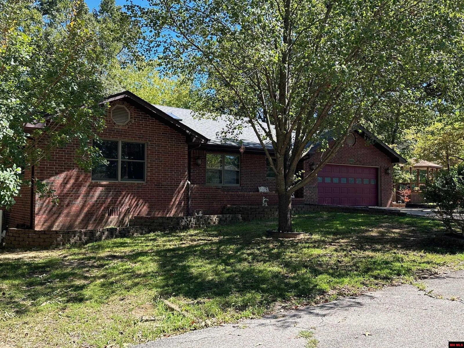 Property Photo:  45 Coventry Lane  AR 72642 