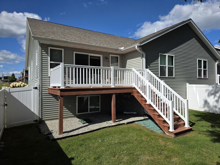 Property Photo: 301 Creekside Ct WI 53098