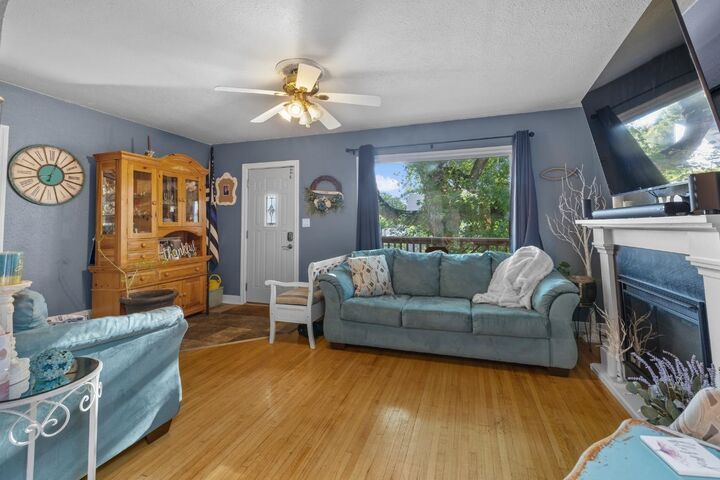 Property Photo:  915 11th St NW  ND 58703 