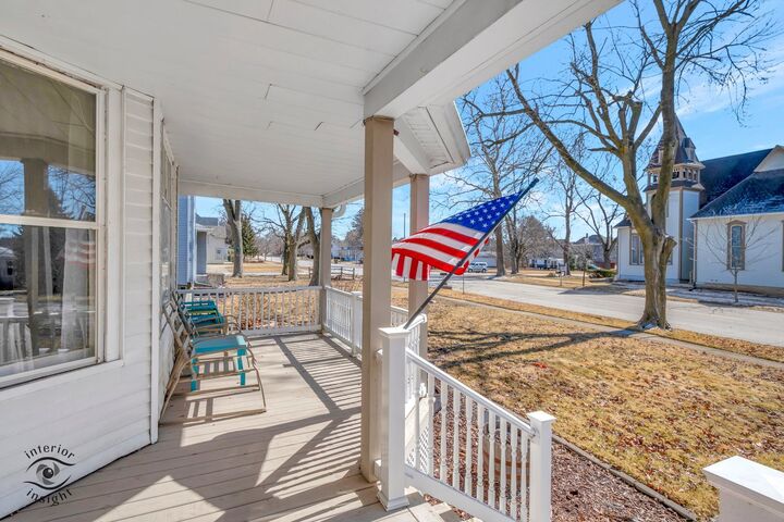 Property Photo: 205 W Crawford Street IL 60468