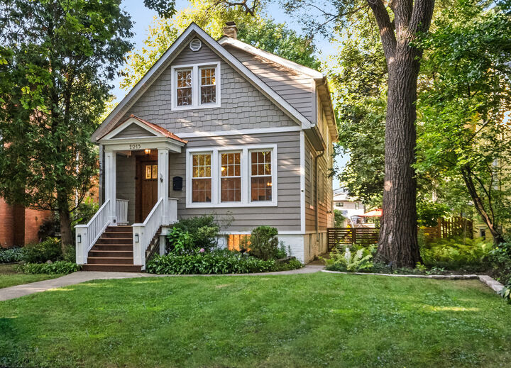 2015 Colfax Street  Evanston IL 60201 photo