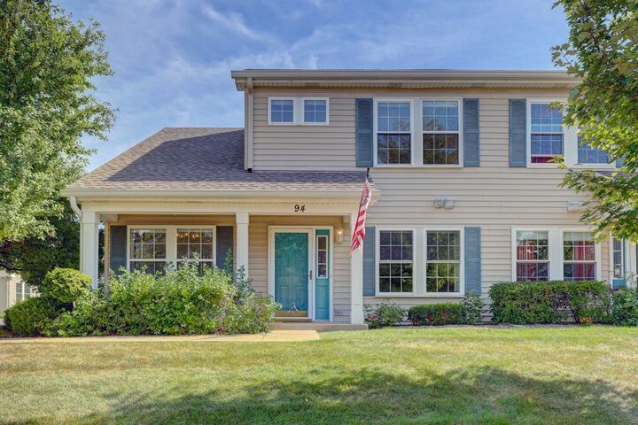 Property Photo: 94 Waterbury Circle IL 60543