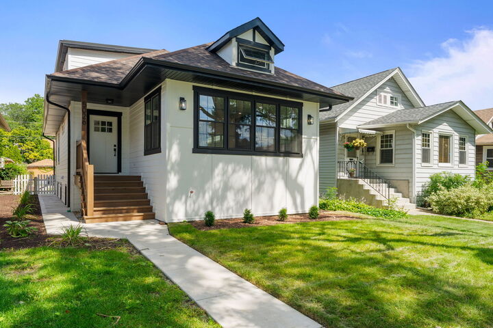 Property Photo:  5026 W Windsor Avenue  IL 60630 