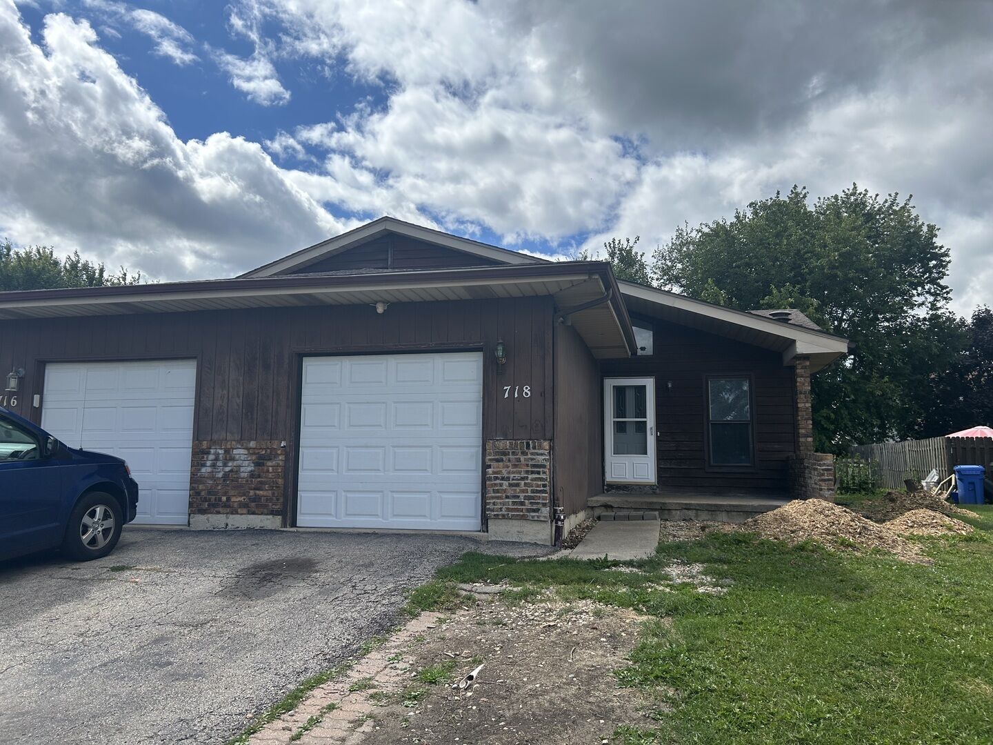 Property Photo: 718 Michigan Avenue 718 IL 60177