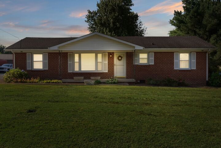 209 Oak Dr  Franklin TN 37064 photo