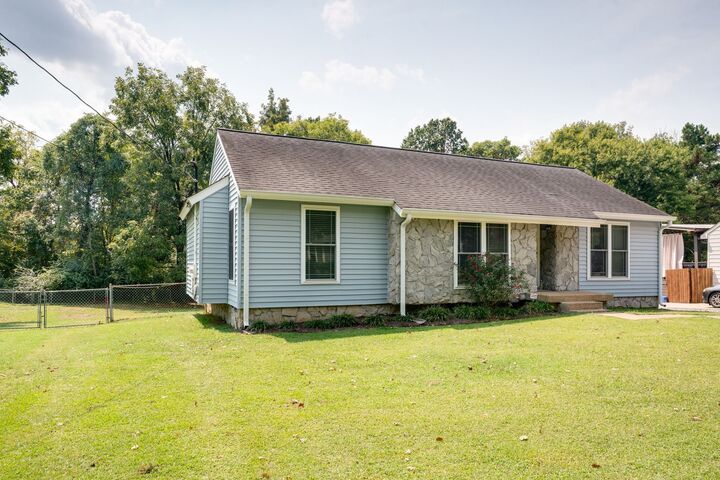 Property Photo:  340 Sunrise Cir  TN 37122 