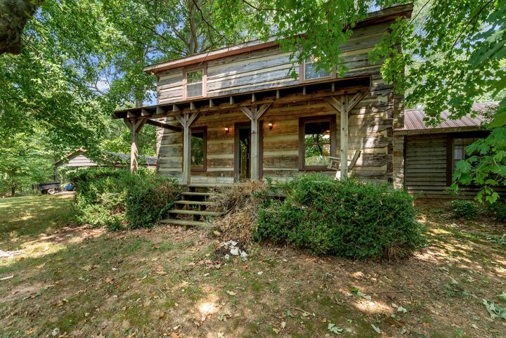 Property Photo: 6336 S Lamont Rd TN 37141