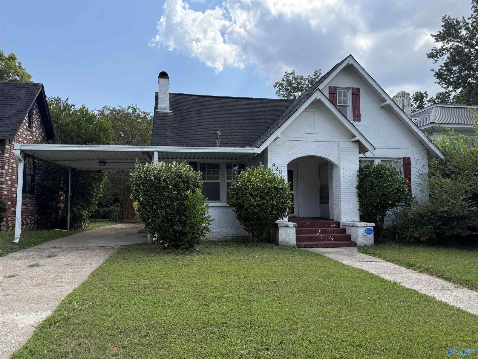 Property Photo: 920 Walnut Street AL 35901