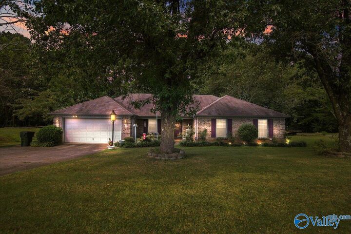 Property Photo:  6578 Wall Triana Hwy  AL 35757 