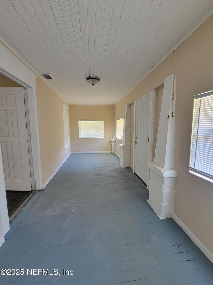 Property Photo: 3842 Boulevard FL 32206