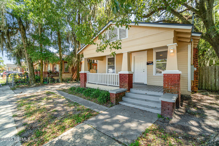 Property Photo: 82 W 27th Street FL 32206