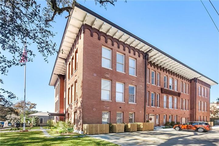 Property Photo:  3601 Camp Street 101  LA 70115 