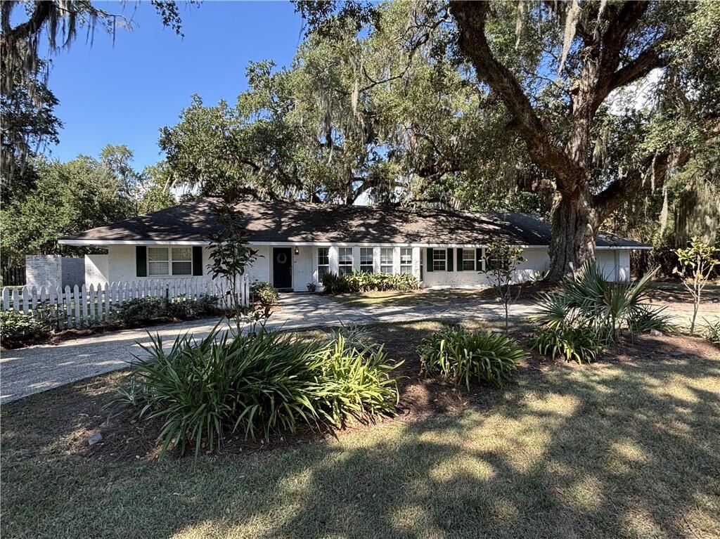 Property Photo: 333 Copal Street LA 70448