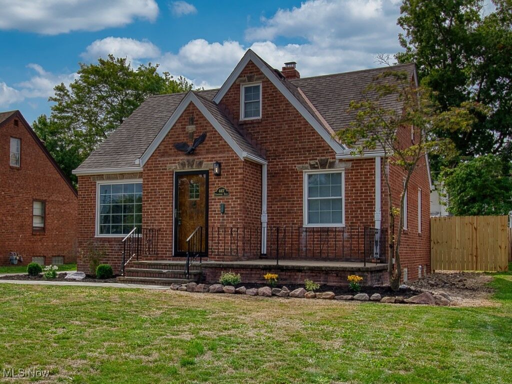 Property Photo:  4407 Grantwood Drive  OH 44134 