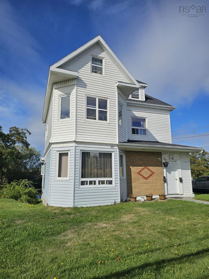 798 Main Street  Glace Bay NS B1A 4Z1 photo