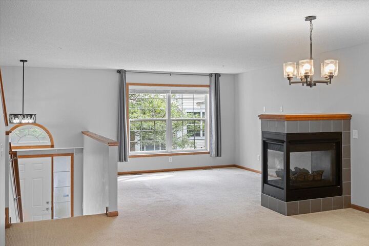 Property Photo:  907 Ledgestone Drive  MN 55115 