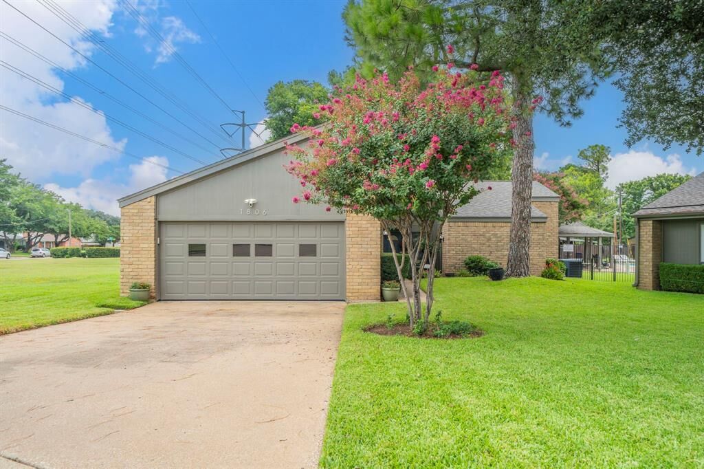 Photo de la propriété:  1806 Eastwood Court  TX 75050 