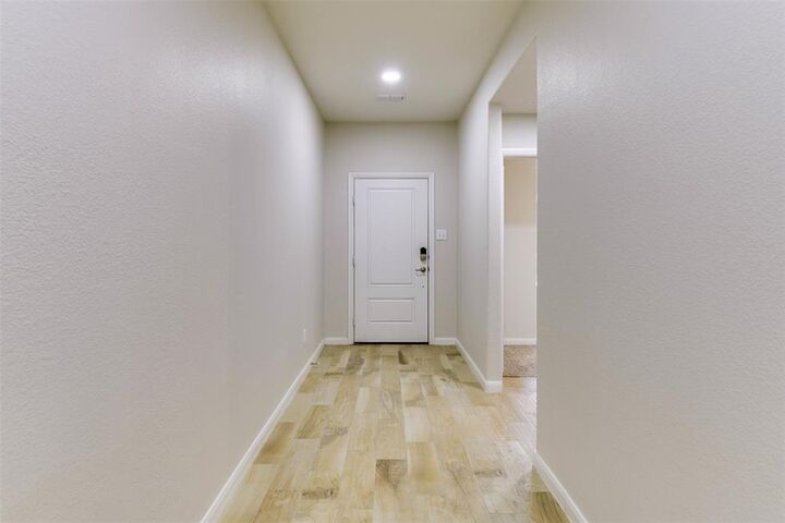 Property Photo:  114 Broken Arrow Street  TX 75165 