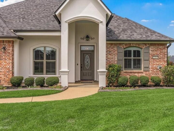 Property Photo:  206 Willow Lake Boulevard  LA 71111 