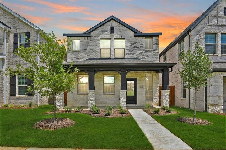 Property Photo:  2728 Big Bend Mews  TX 76210 