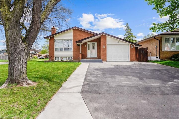 Photo de la propriété:  149 Greenford Drive  ON L8G 2G9 