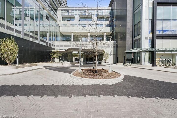 Property Photo: 5180 Yonge Street 1006 ON M2N 5P6
