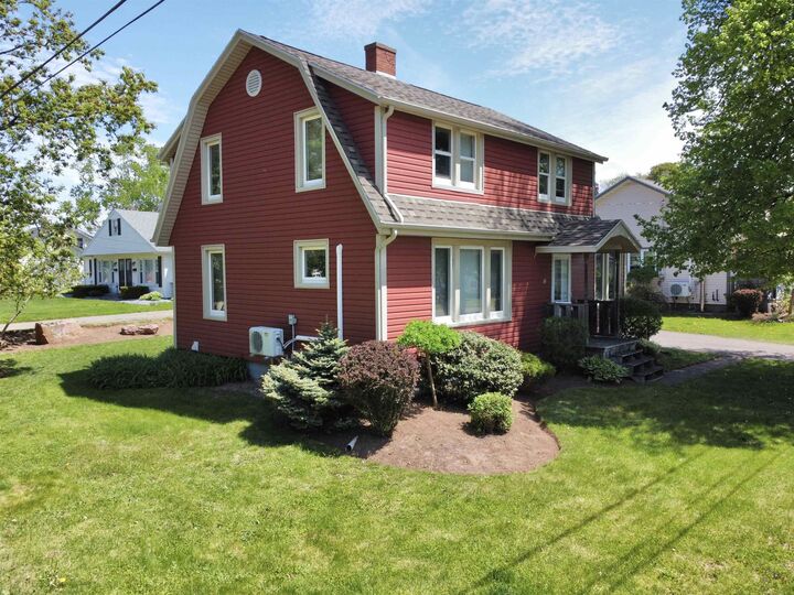 Property Photo:  16 Hawthorne Avenue  PE C1A 2Y1 