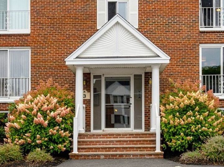 Property Photo: 3 Birchwood Court 102 MA 01913