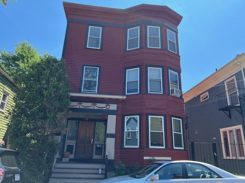 Property Photo:  14 Salem St 3  MA 02139 