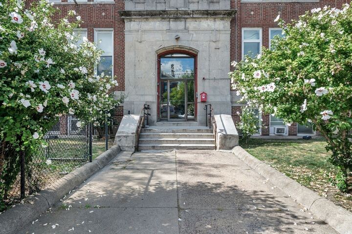 Property Photo:  48 Washington Ave 202  MA 02150 