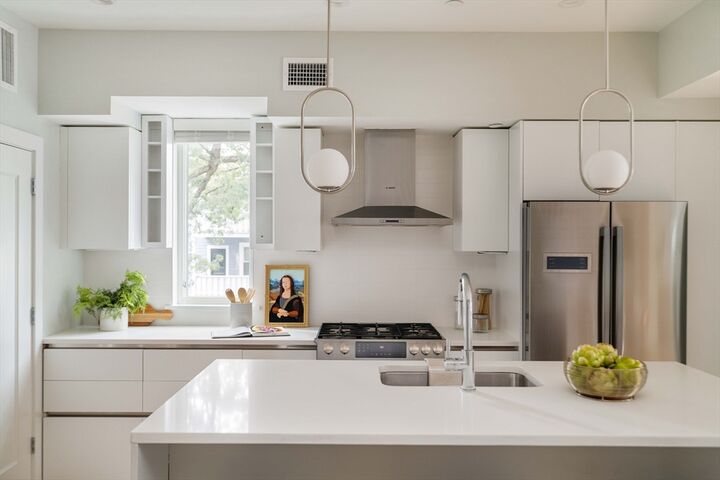 Property Photo:  260 Beacon Street 211  MA 02143 