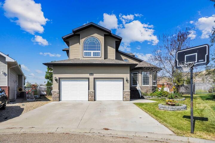 1230 1 Avenue NW  Drumheller AB T0J 0Y1 photo