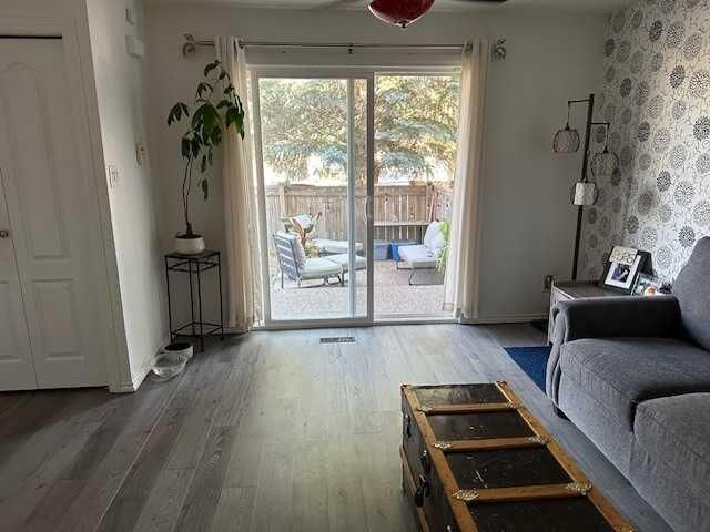 Property Photo:  1915 18 Avenue N Unit #35  AB T1H 4V6 