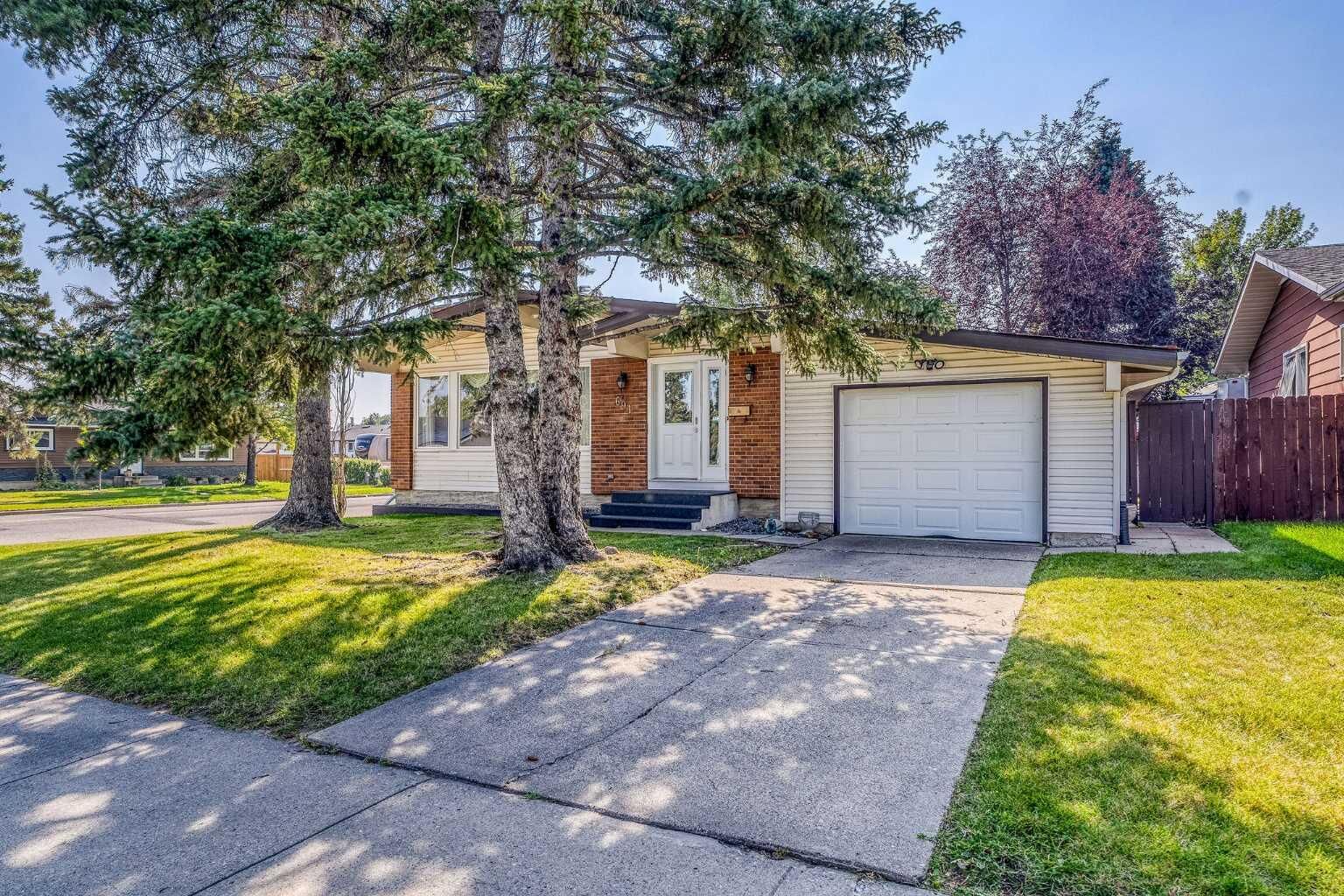 Property Photo:  691 Queen Charlotte Drive SE  AB T2J 4T5 