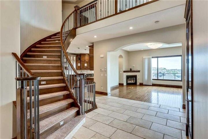 Photo de la propriété: 35 Elmont Drive SW AB T3H 4X9
