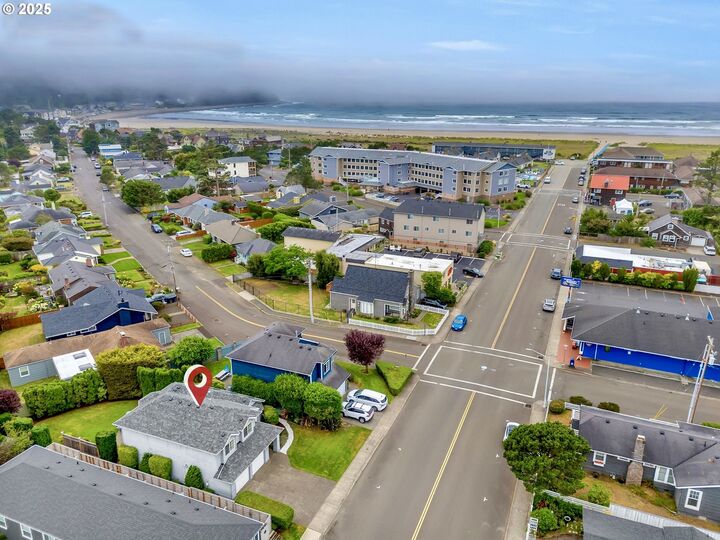 Property Photo: 321 Avenue U OR 97138