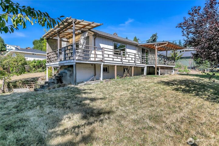 Property Photo: 21325 6th Avenue S WA 98198
