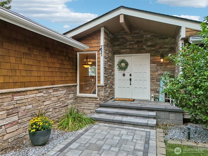 Property Photo:  13915  120th Street E  WA 98374 