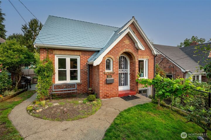 334 NE 57th Street  Seattle WA 98105 photo
