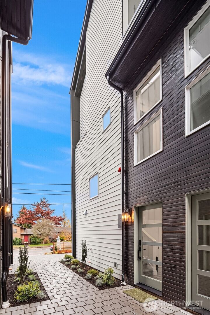 9033  8th Avenue NW C  Seattle WA 98117 photo