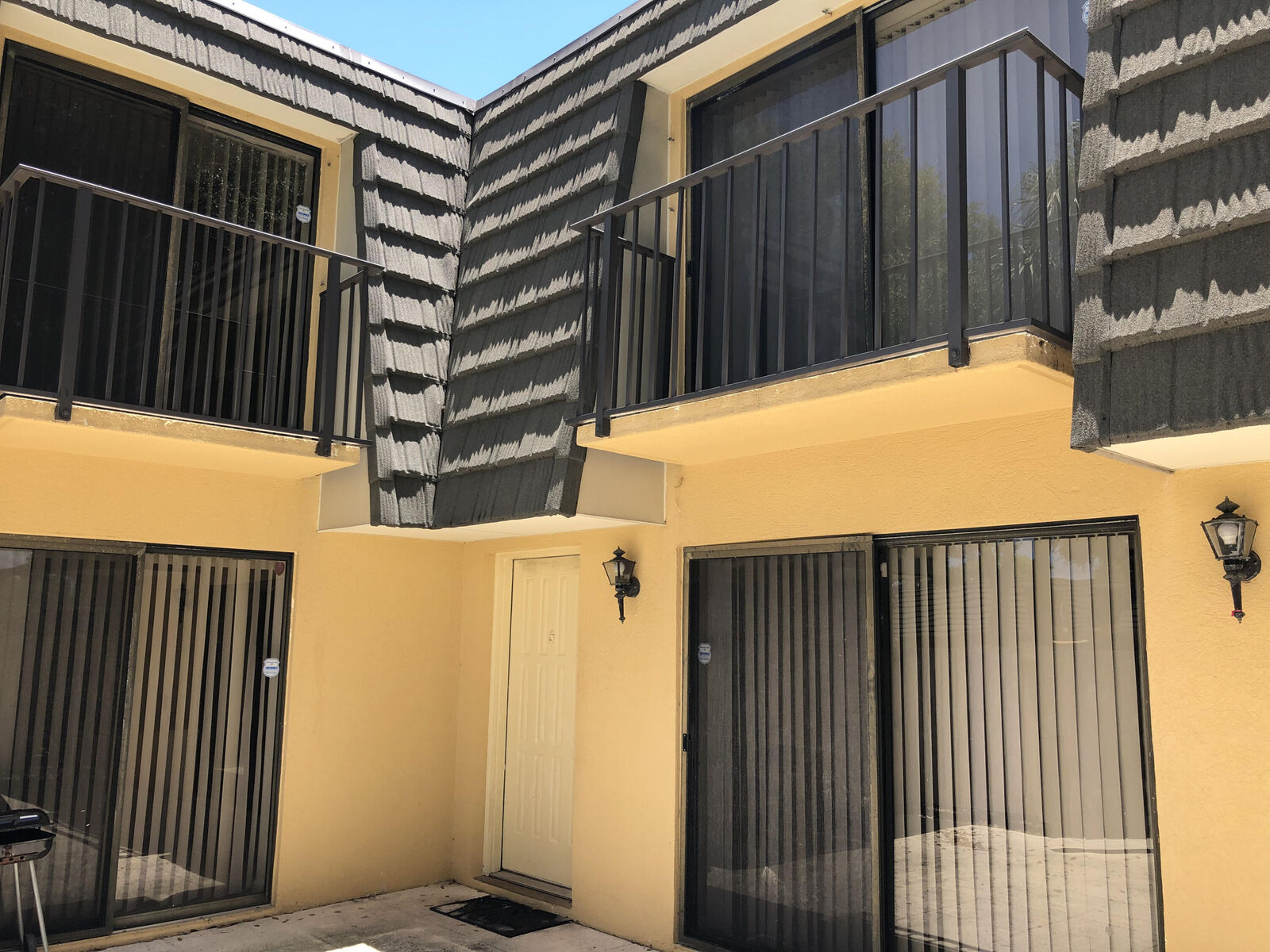 Property Photo:  1919 19th Way  FL 33407 
