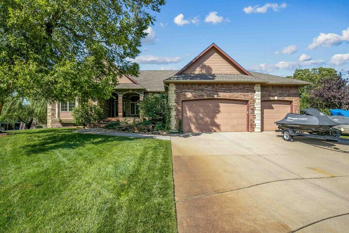3213 N North Shore Ct  Wichita KS 67205 photo