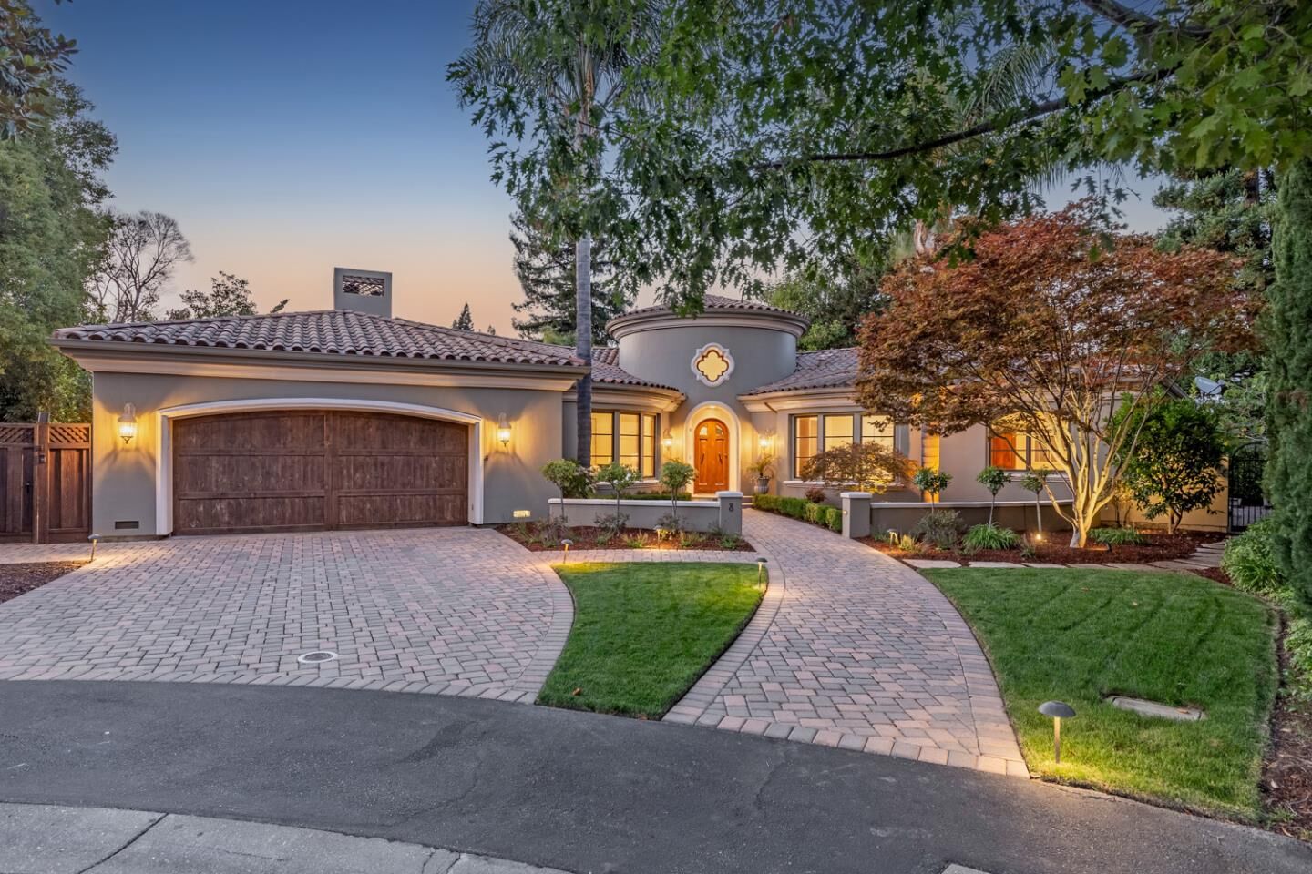 Property Photo: 8 Reyna Place CA 94025