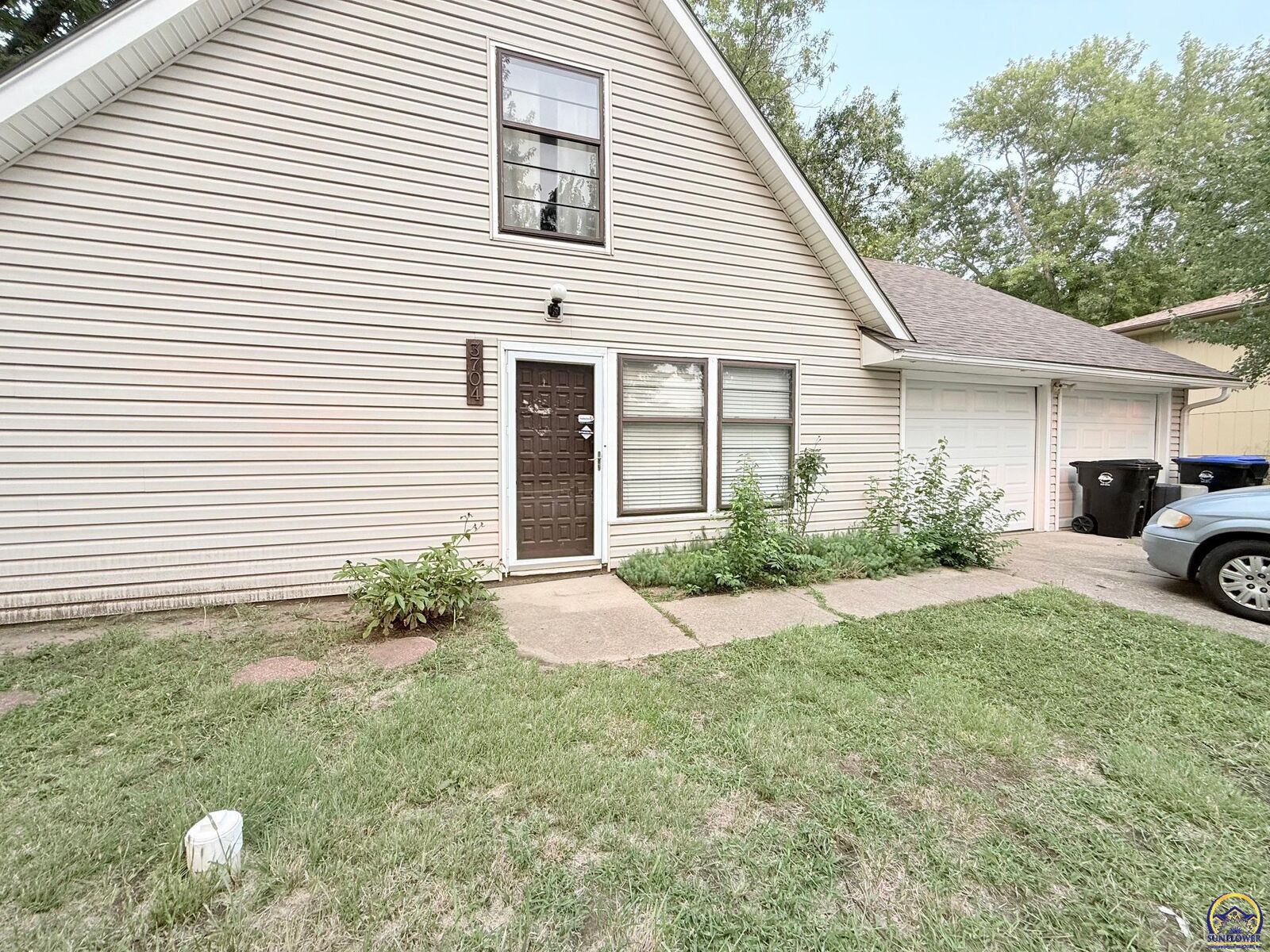Property Photo: 3704 SW 34th St KS 66614