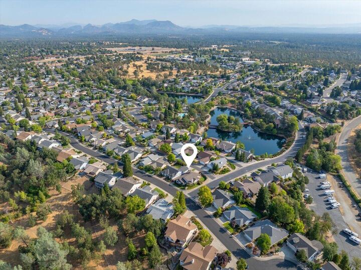 Property Photo: 399 Franciscan Trail CA 96003