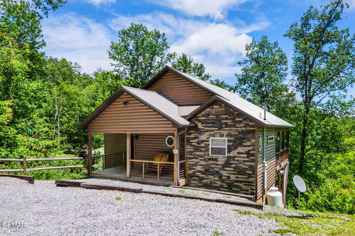 Property Photo:  3139 Sourwood Way  TN 37862 