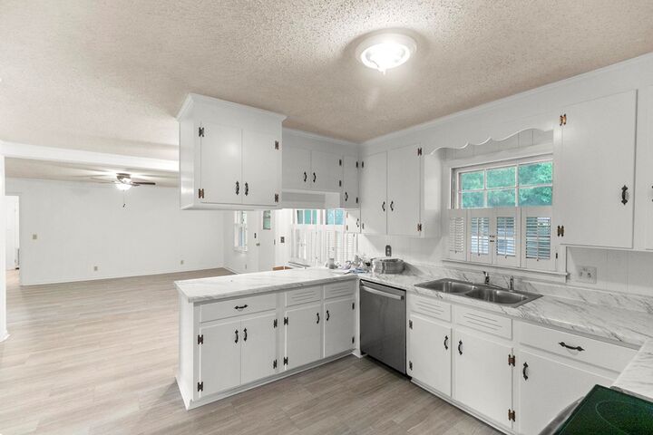 Property Photo:  1700 Randall  AL 36303 