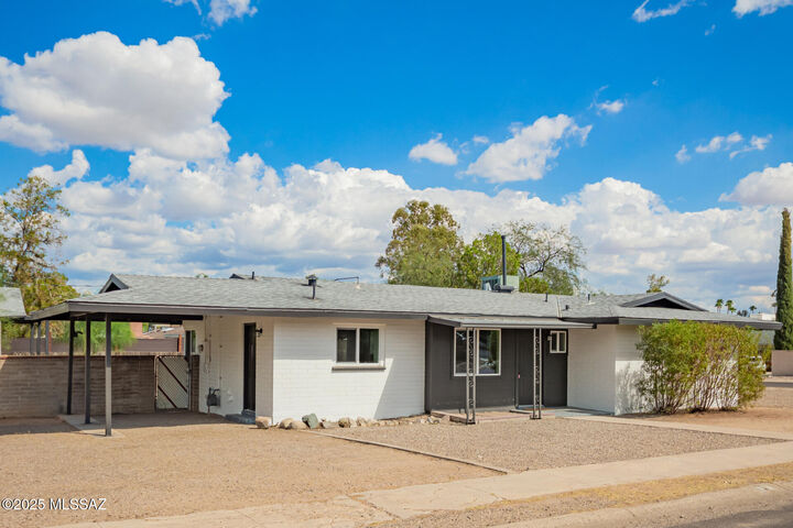 Property Photo:  802 N Jefferson Avenue  AZ 85711 